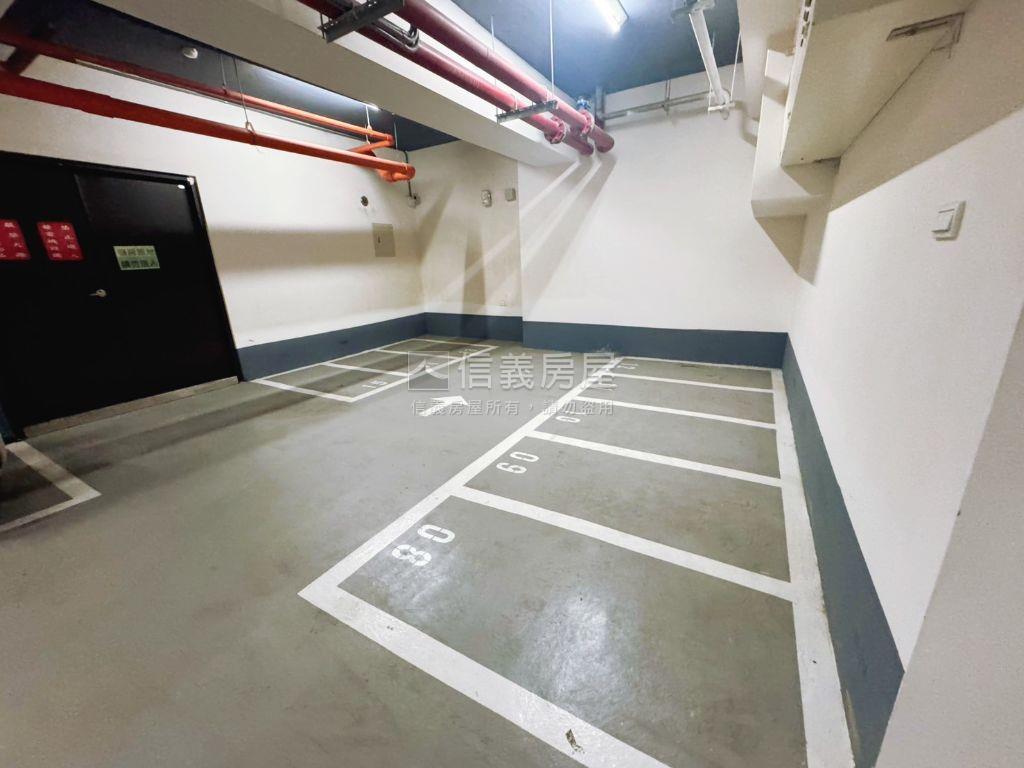近捷運兩房智能車位採光佳房屋室內格局與周邊環境