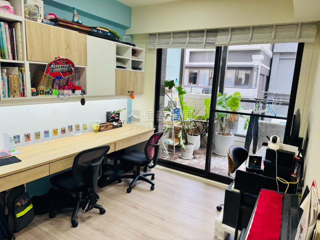 溫馨裝潢電梯透天房屋室內格局與周邊環境