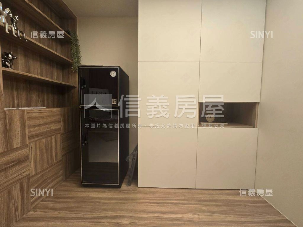 亮靚！高樓邊間２房２衛房屋室內格局與周邊環境