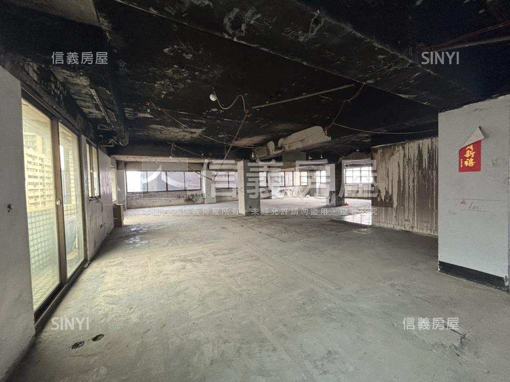 超強地段捷運出口辦公房屋室內格局與周邊環境