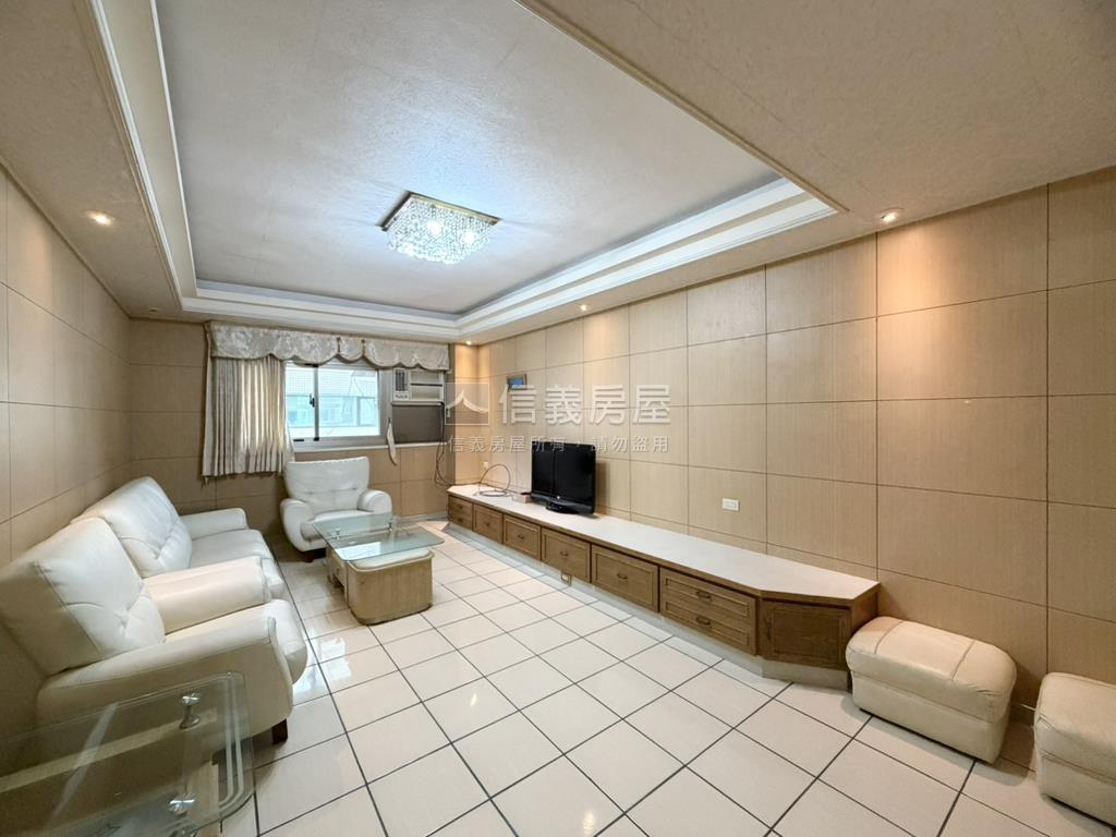 附中３房商二住四Ｂ１坡平房屋室內格局與周邊環境