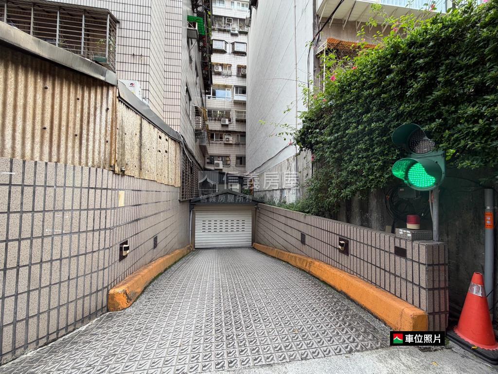 附中３房商二住四Ｂ１坡平房屋室內格局與周邊環境