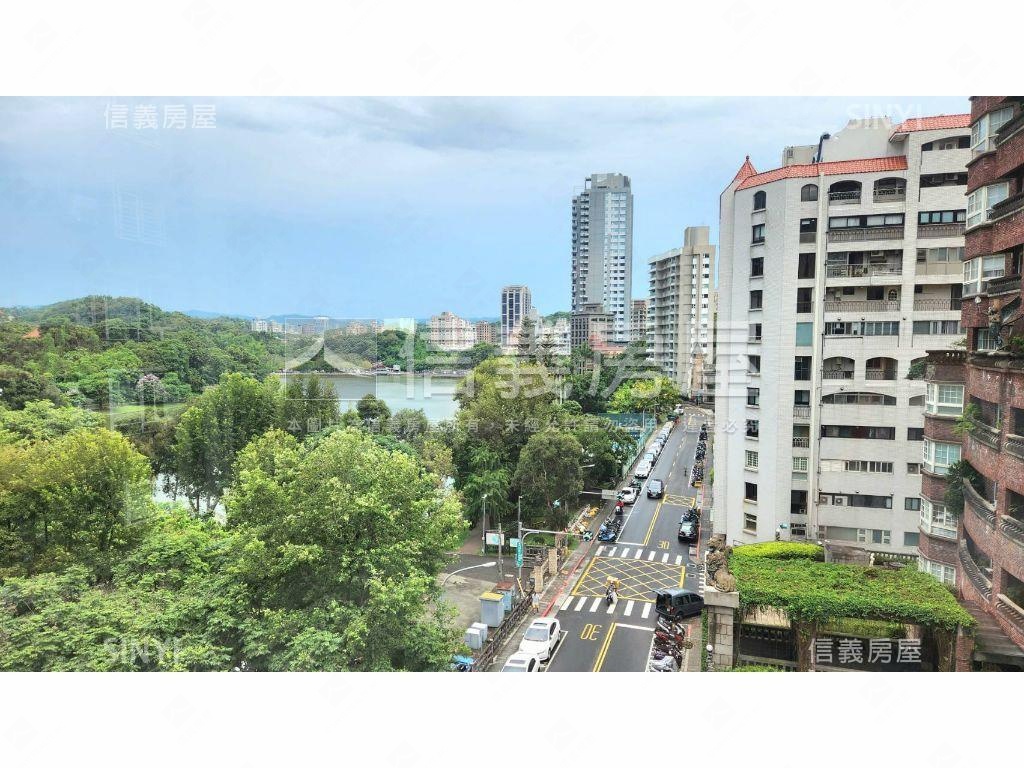 面碧湖４房美景華廈＋車位房屋室內格局與周邊環境