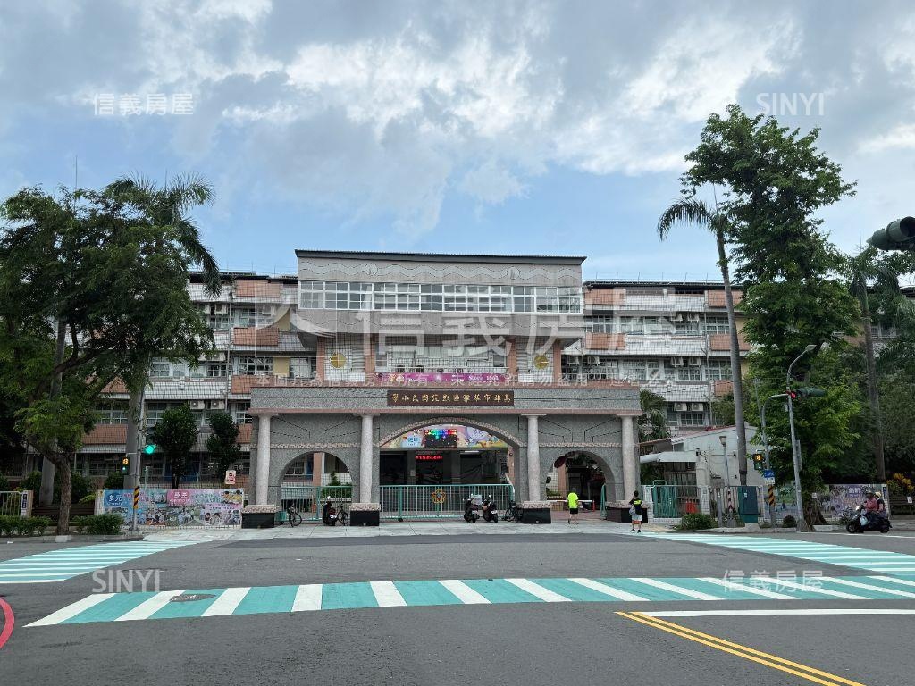 文華帝寶Ａ７－１４Ｆ房屋室內格局與周邊環境