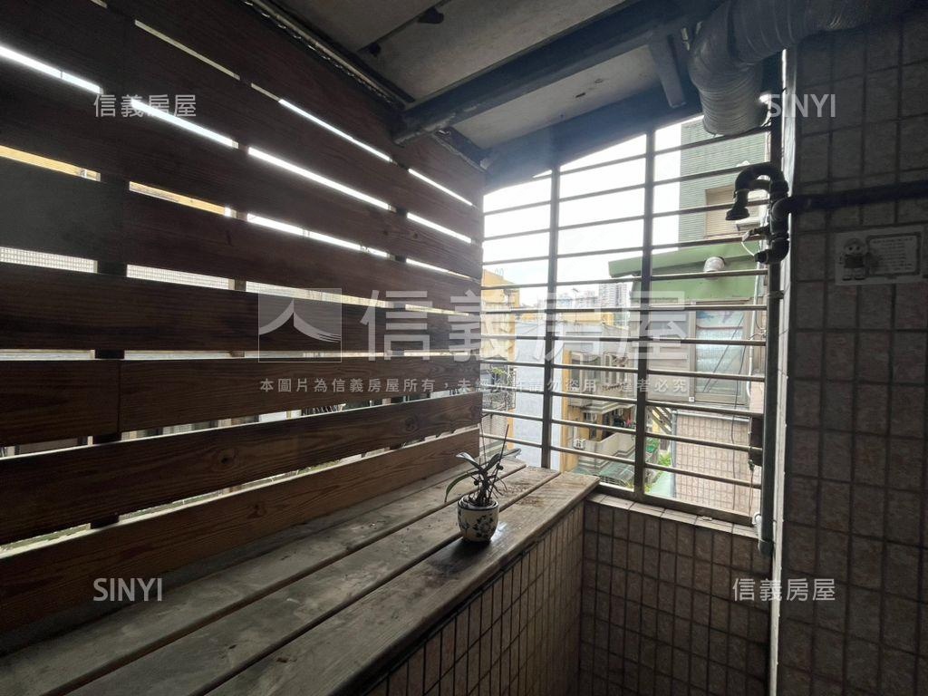 木柵捷運比佛利名家華廈房屋室內格局與周邊環境