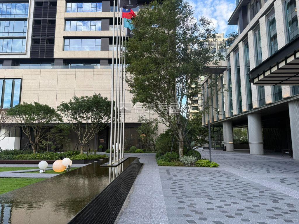 專任★馥華艾美指標豪宅房屋室內格局與周邊環境