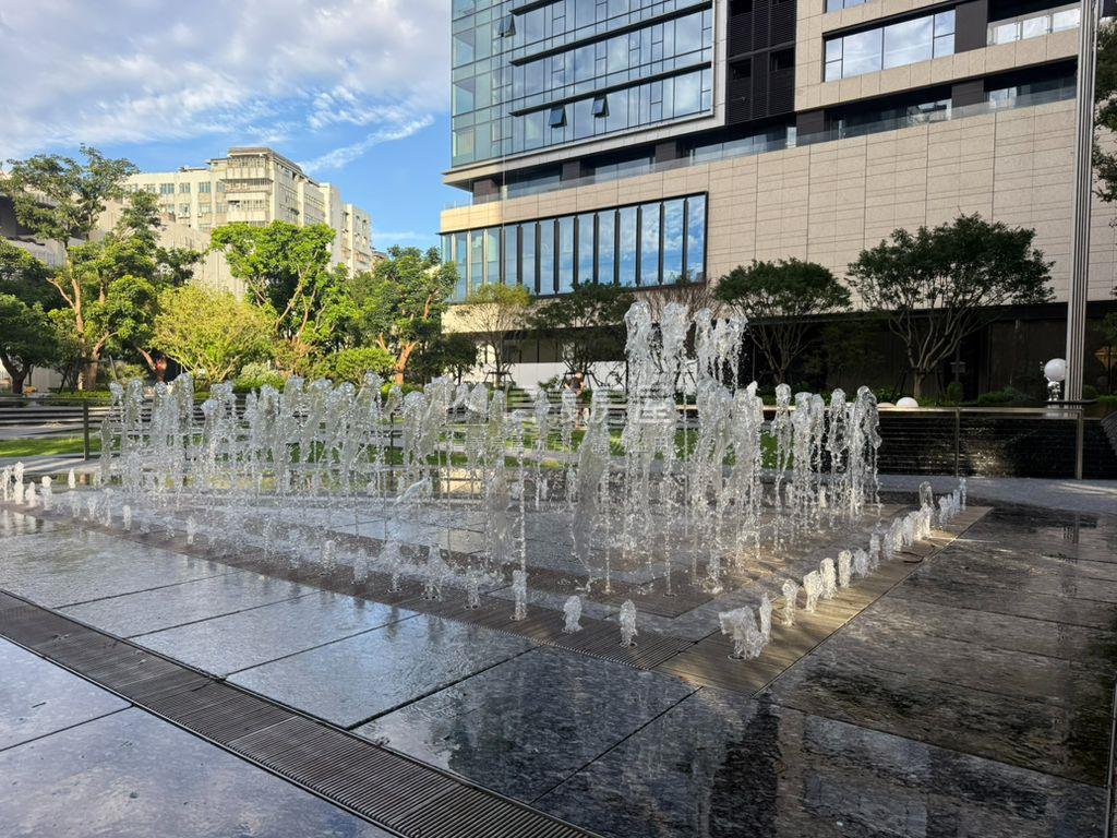 專任★馥華艾美指標豪宅房屋室內格局與周邊環境