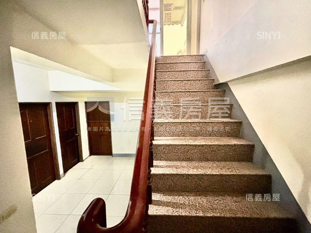 楠梓三角窗騎樓金透店房屋室內格局與周邊環境