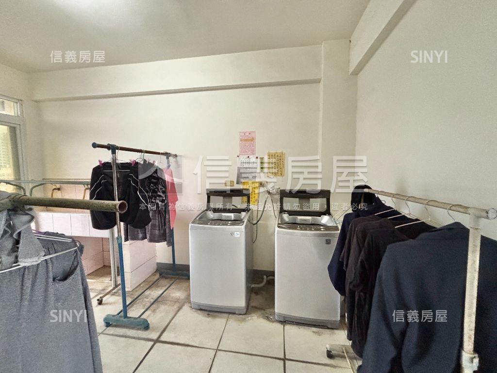 楠梓三角窗騎樓金透店房屋室內格局與周邊環境