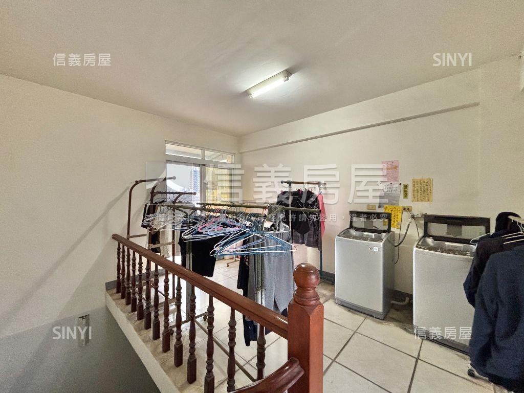 楠梓三角窗騎樓金透店房屋室內格局與周邊環境