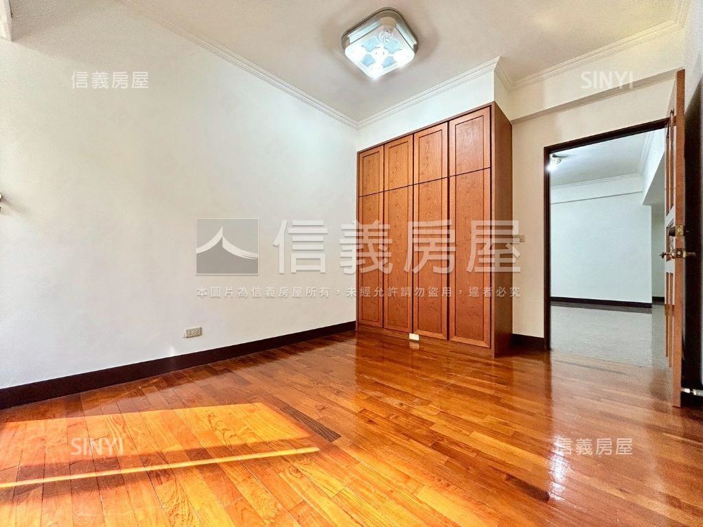 單坪免２６萬電梯大三房房屋室內格局與周邊環境