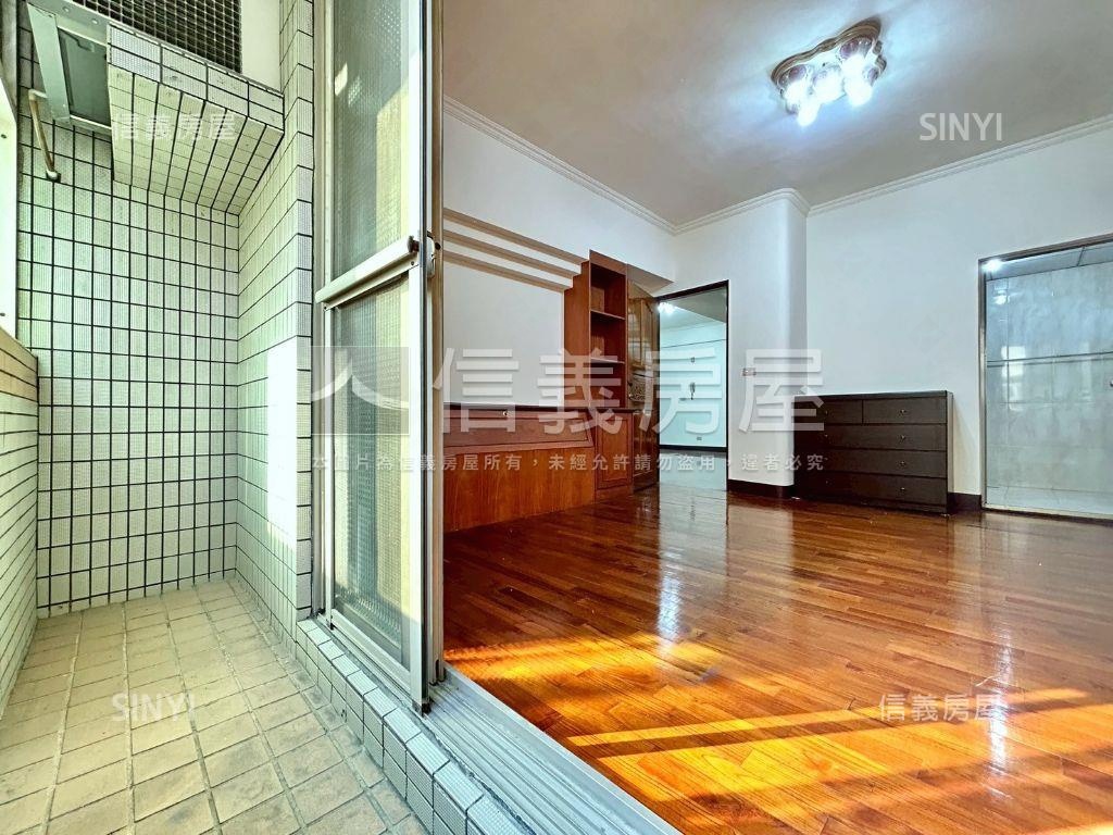 單坪免２６萬電梯大三房房屋室內格局與周邊環境