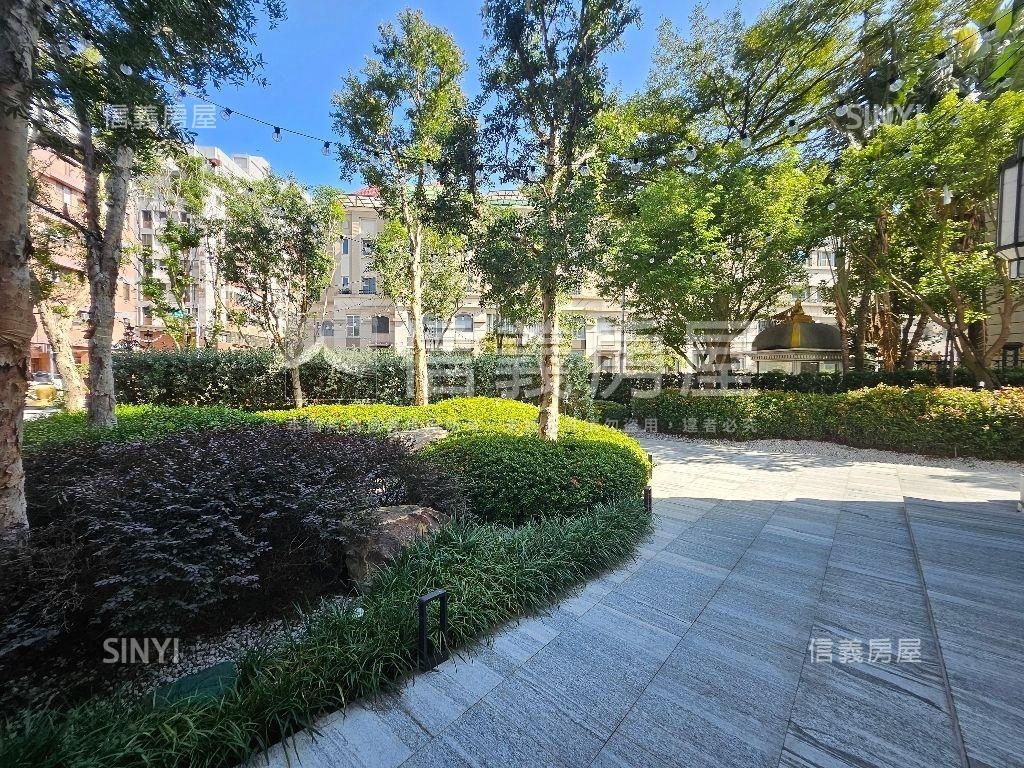 時代溫莎現隔二房平面車位房屋室內格局與周邊環境