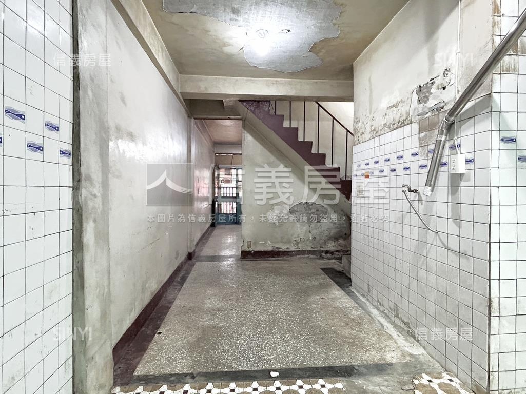美村路一段便宜透天房屋室內格局與周邊環境