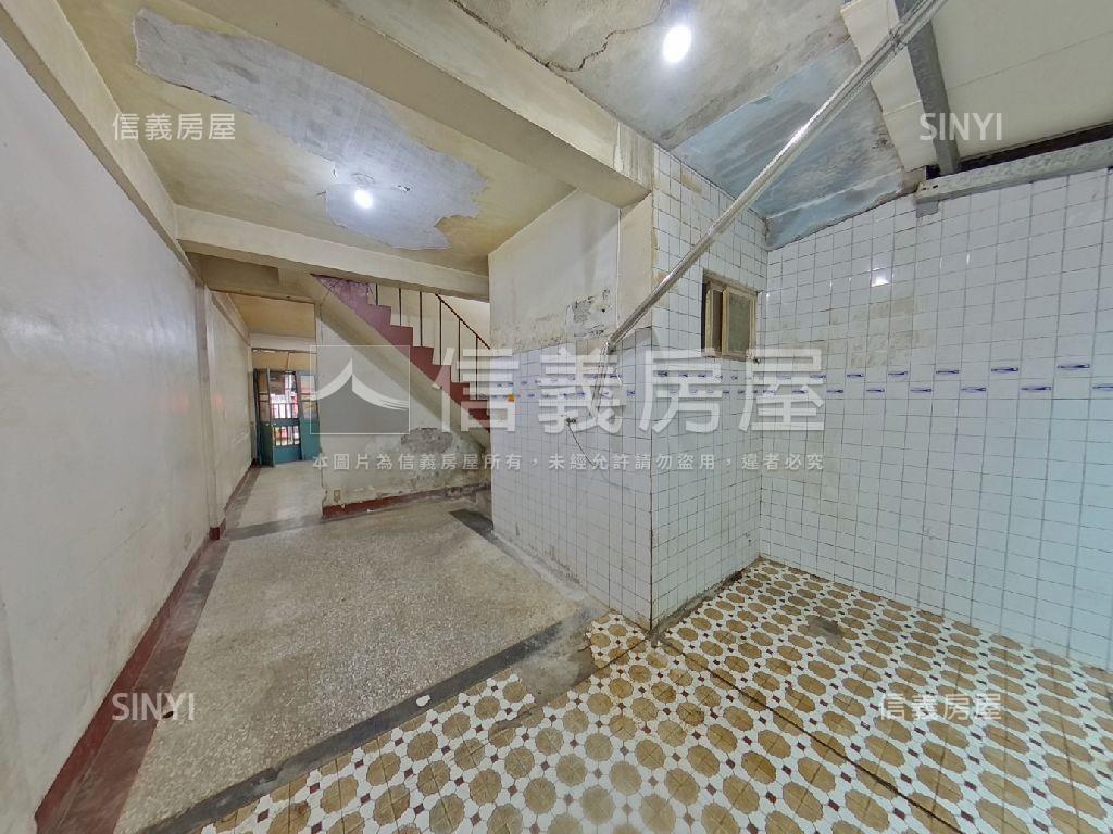美村路一段便宜透天房屋室內格局與周邊環境