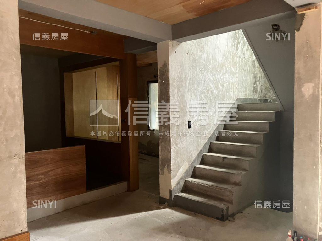北區國強街大地坪透天房屋室內格局與周邊環境