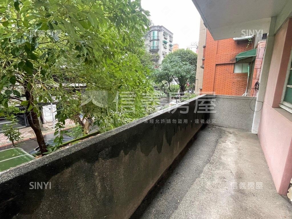 中央新村三街前段美透天房屋室內格局與周邊環境