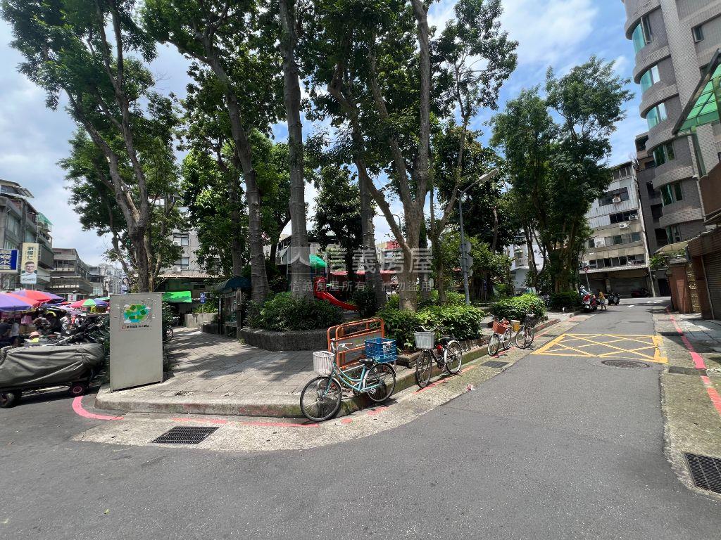 東門市場角窗核心金店房屋室內格局與周邊環境