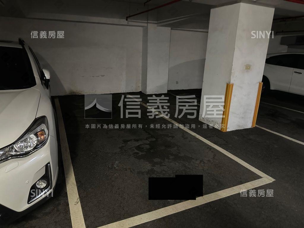 典藏家邊間四房坡平車位房屋室內格局與周邊環境