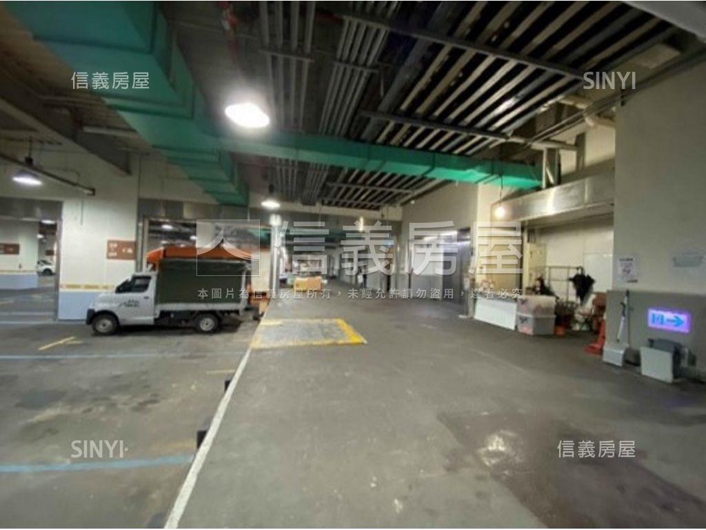 汐止ＵＴＯＷＮ千坪廠辦房屋室內格局與周邊環境