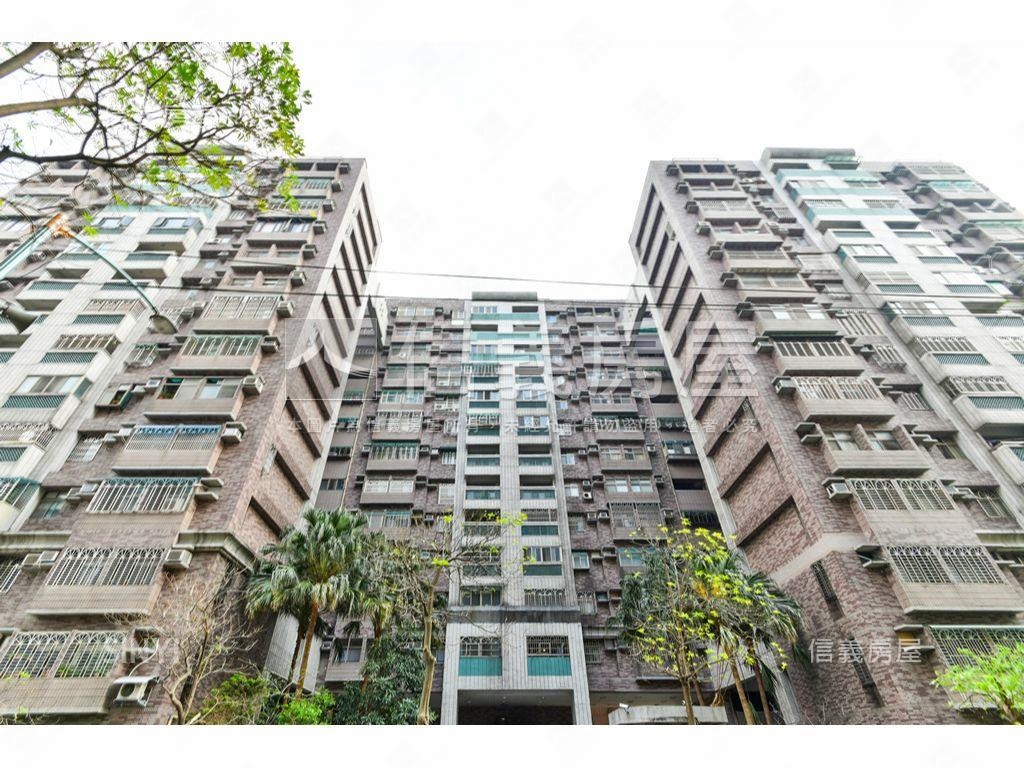 誠意出售自立國宅三房車位房屋室內格局與周邊環境