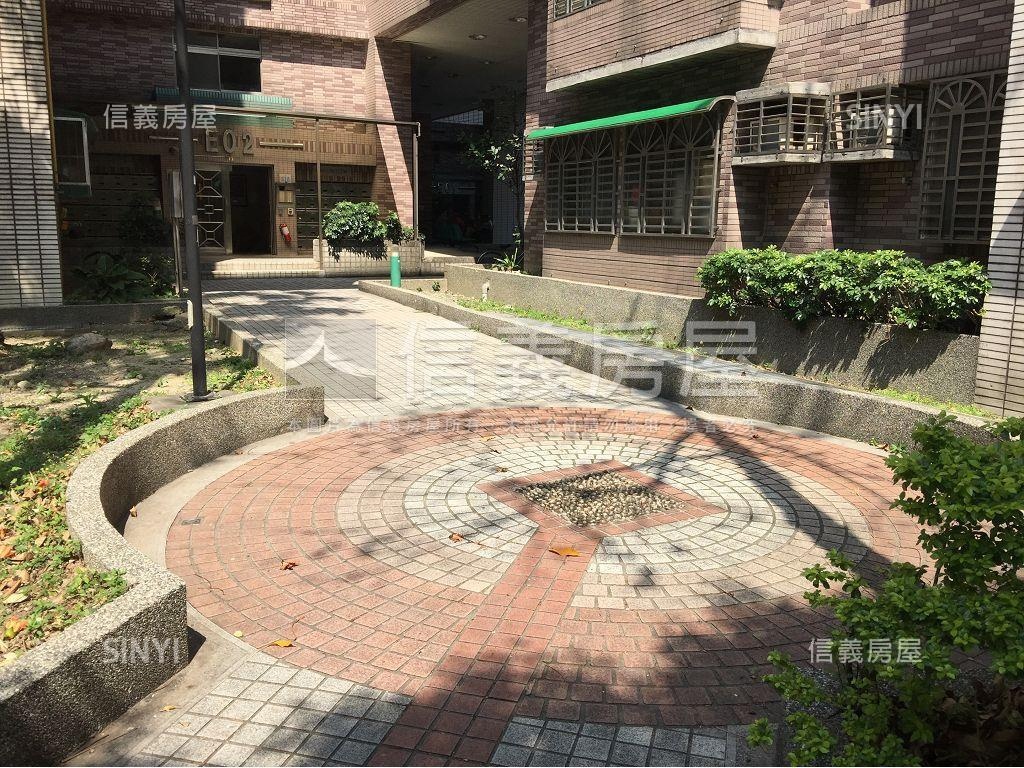 誠意出售自立國宅三房車位房屋室內格局與周邊環境