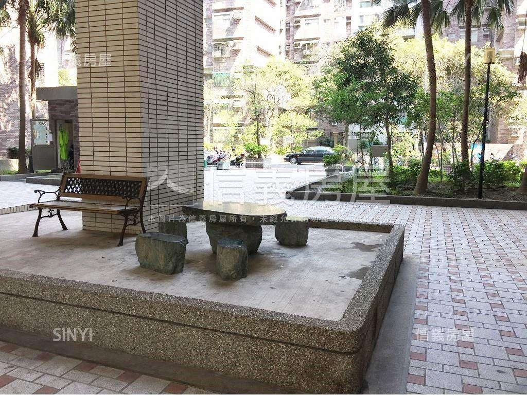 誠意出售自立國宅三房車位房屋室內格局與周邊環境