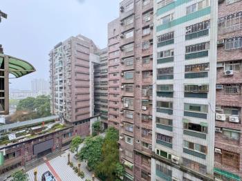 誠意出售自立國宅三房車位