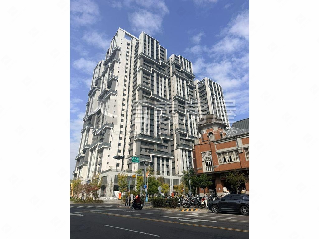 平轉湖濱城Ｇ１０附車位房屋室內格局與周邊環境