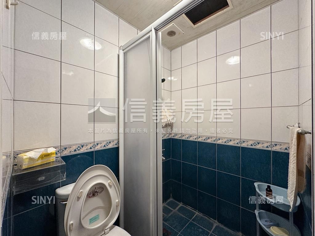 巨蛋瑞豐蓮潭景觀三房車位房屋室內格局與周邊環境