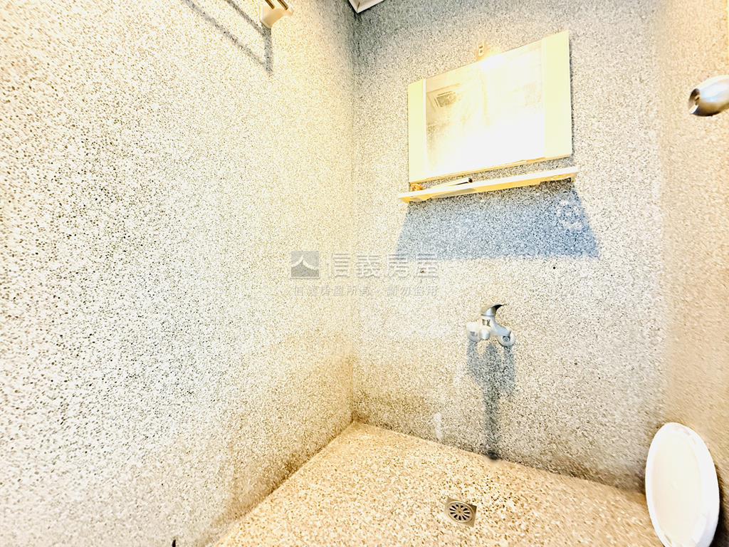 正忠明路商用美透店房屋室內格局與周邊環境
