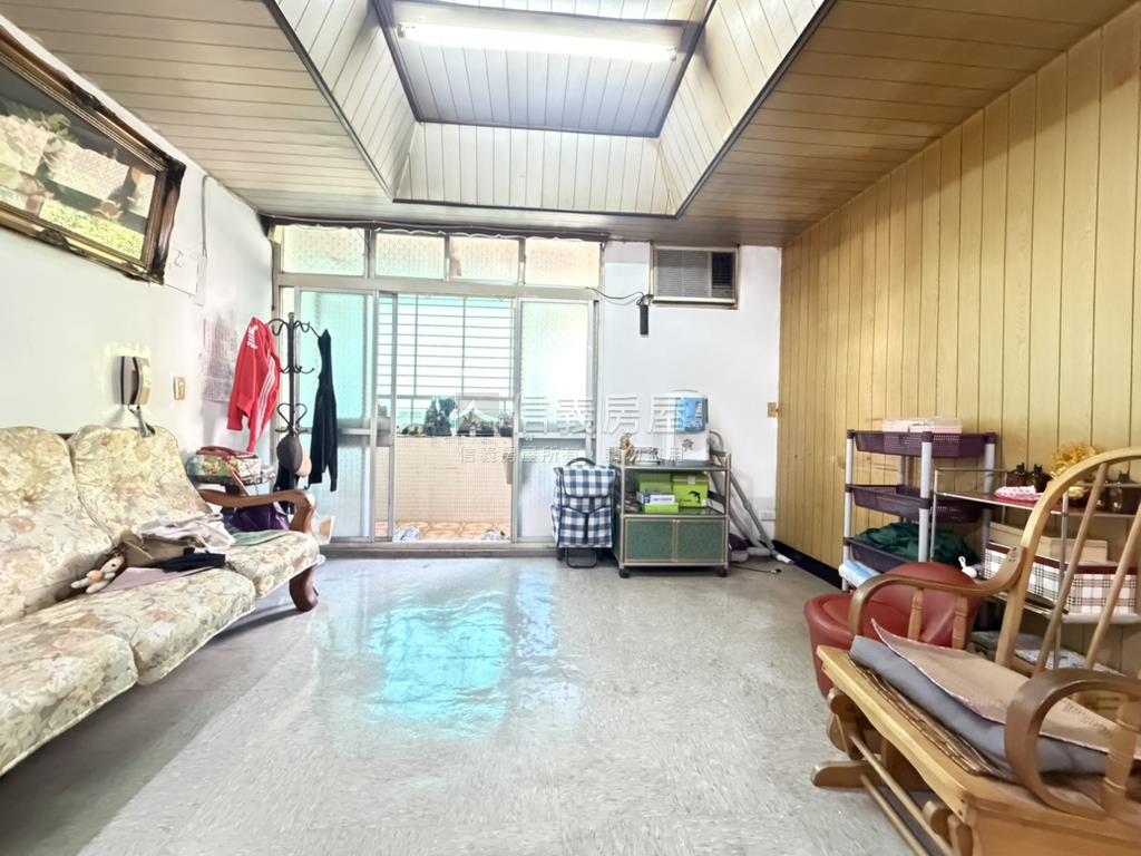 面學校、邊間、公寓三樓房屋室內格局與周邊環境