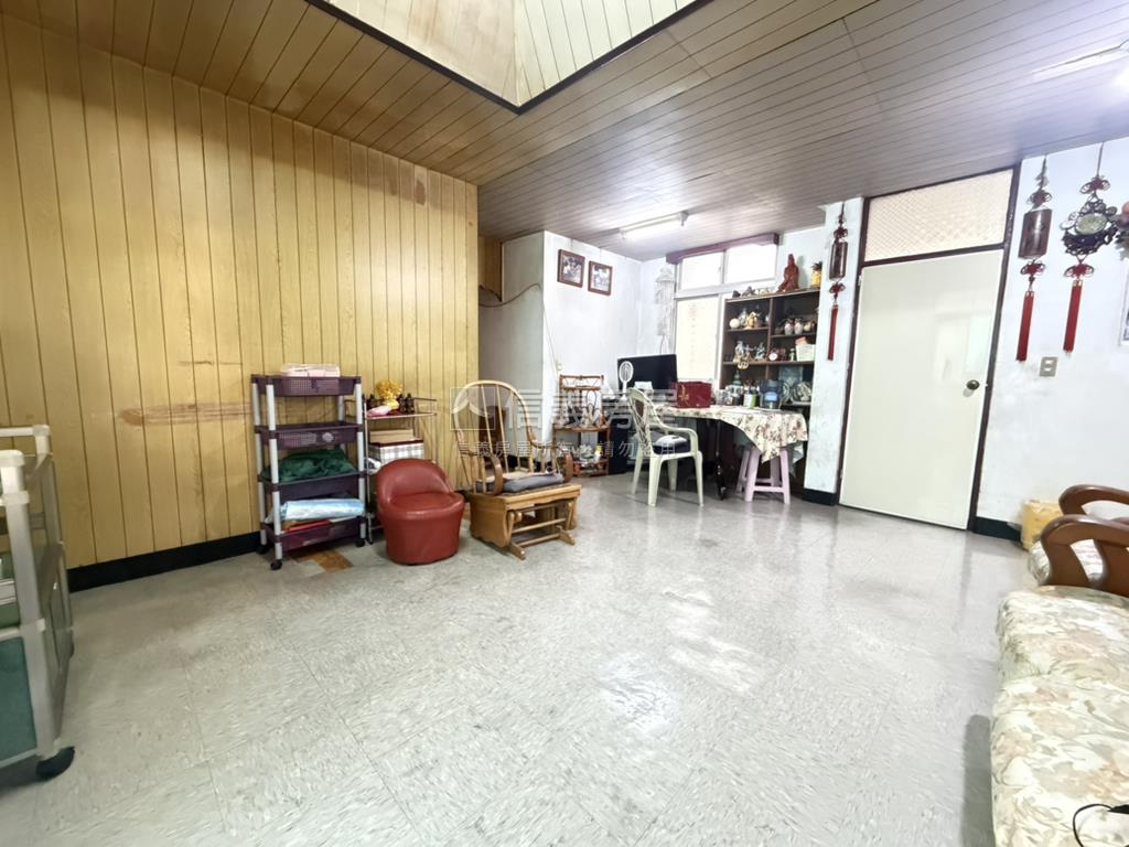面學校、邊間、公寓三樓房屋室內格局與周邊環境