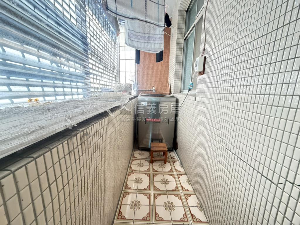 面學校、邊間、公寓三樓房屋室內格局與周邊環境