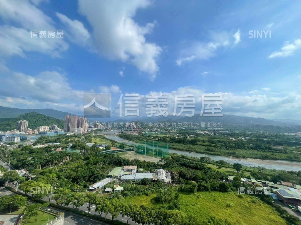 專任美河市河景高樓兩房房屋室內格局與周邊環境