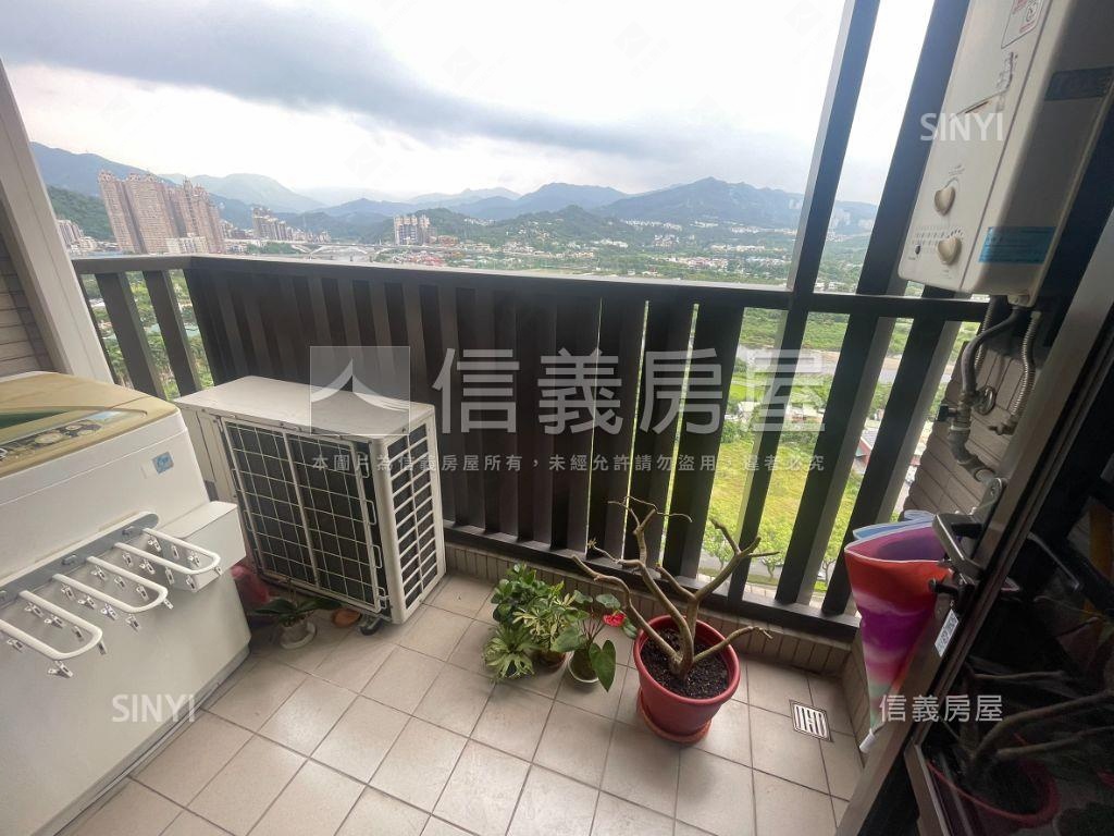 專任美河市河景高樓兩房房屋室內格局與周邊環境