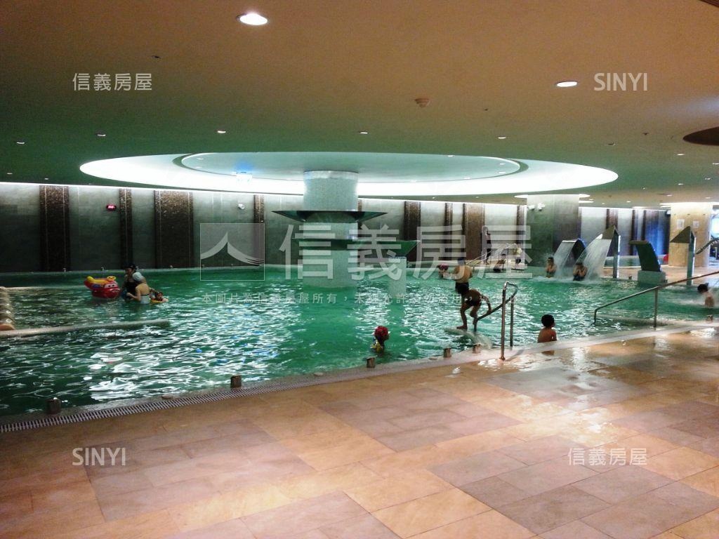專任美河市河景高樓兩房房屋室內格局與周邊環境