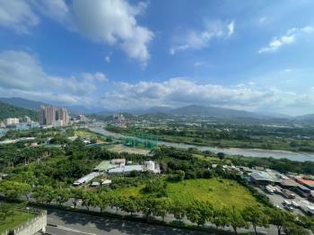 專任美河市河景高樓兩房