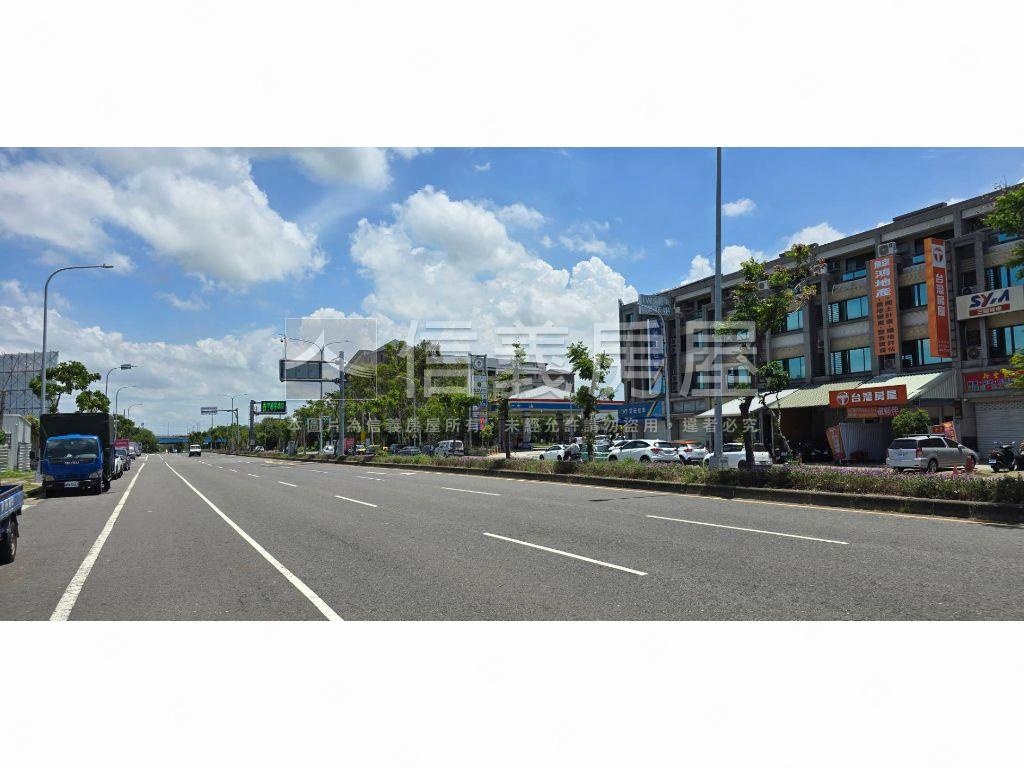 台南高鐵首富集市鑽店住２房屋室內格局與周邊環境