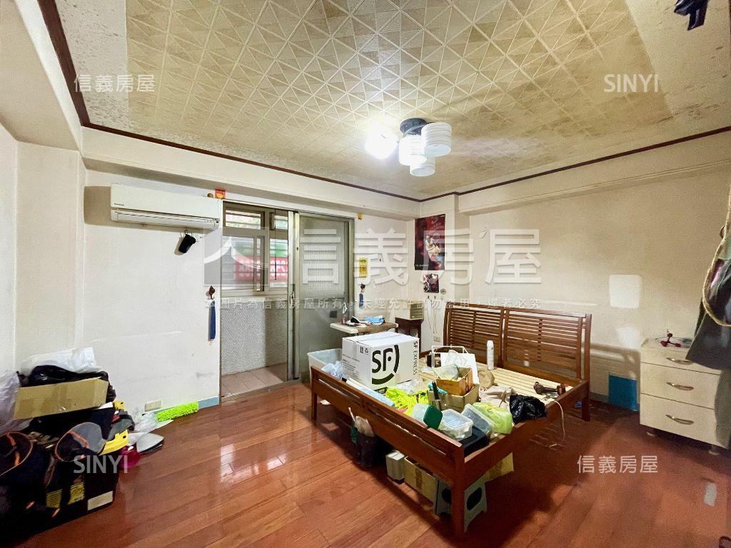 新喜公園邊間電梯大三房房屋室內格局與周邊環境