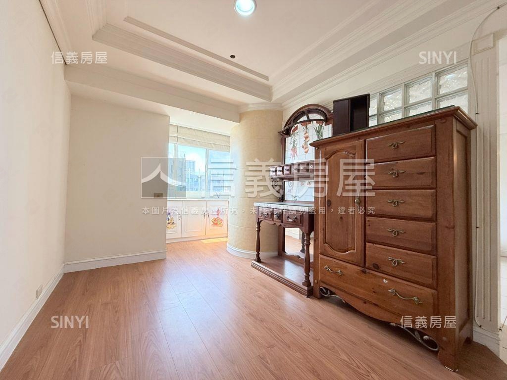 近南紡高樓景觀三房平車房屋室內格局與周邊環境