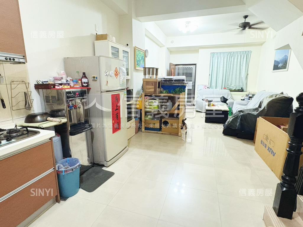 沙鹿震後美別墅屋況好棒房屋室內格局與周邊環境