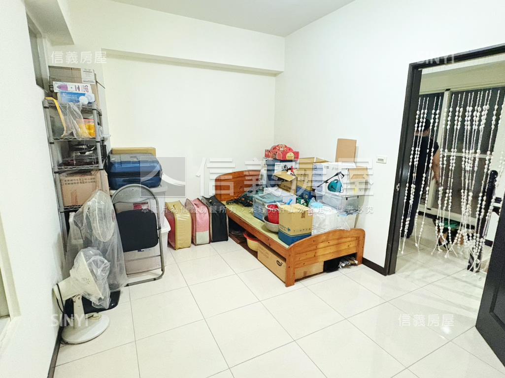 沙鹿震後美別墅屋況好棒房屋室內格局與周邊環境
