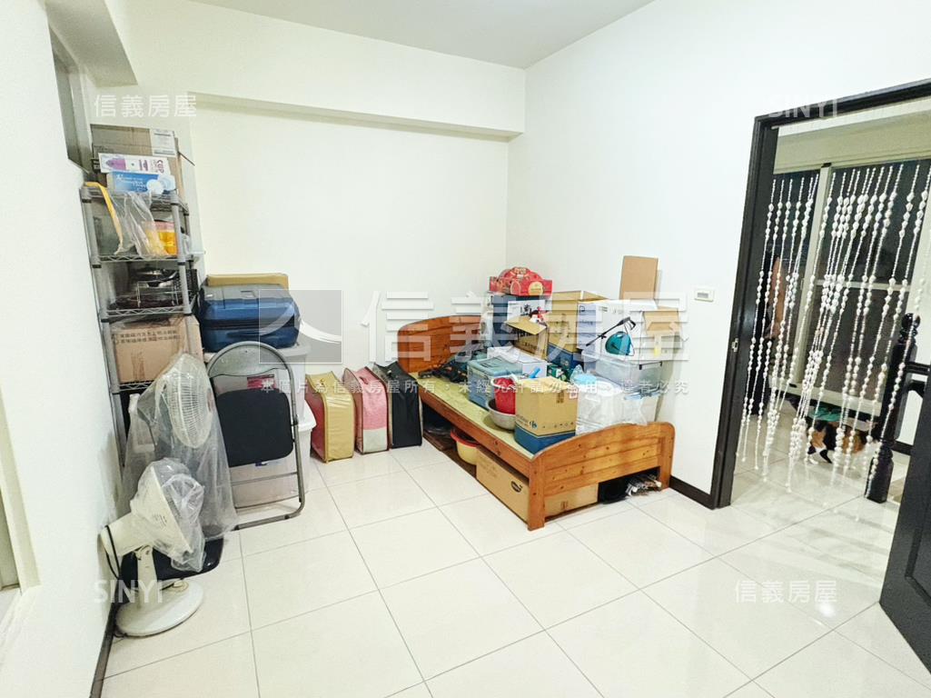 沙鹿震後美別墅屋況好棒房屋室內格局與周邊環境