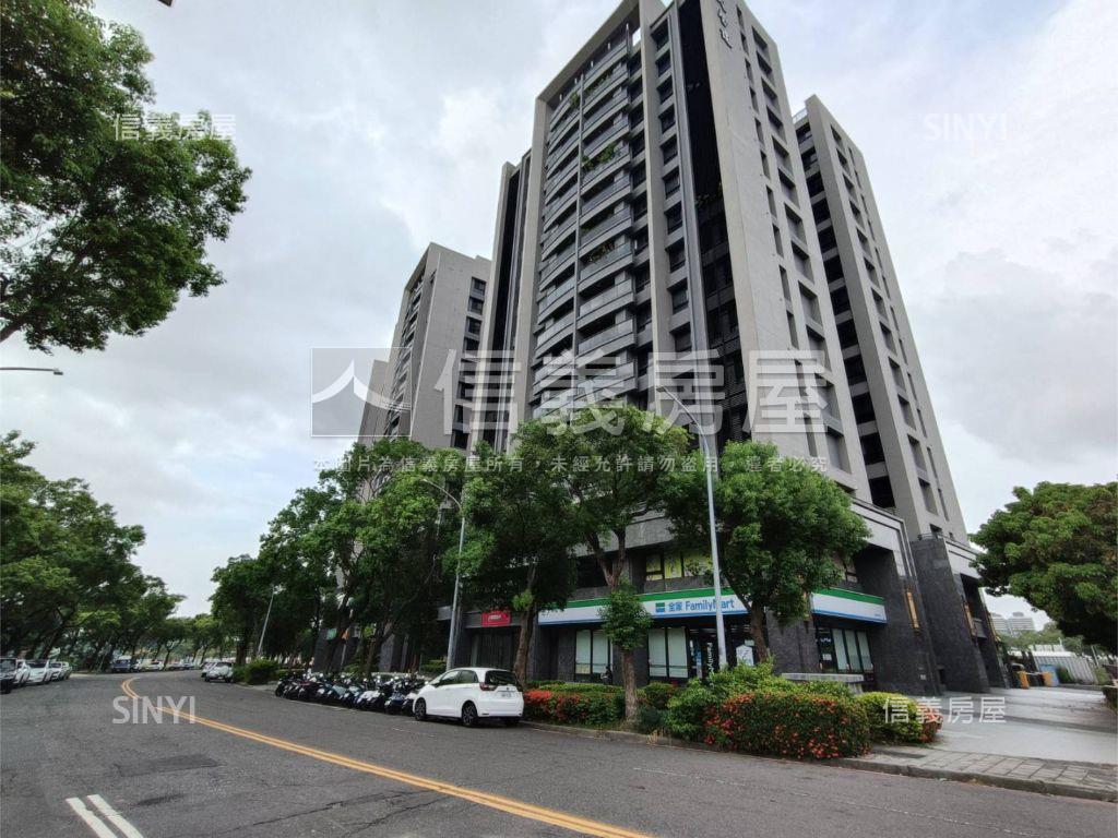 鳳凰時代大３房平車房屋室內格局與周邊環境