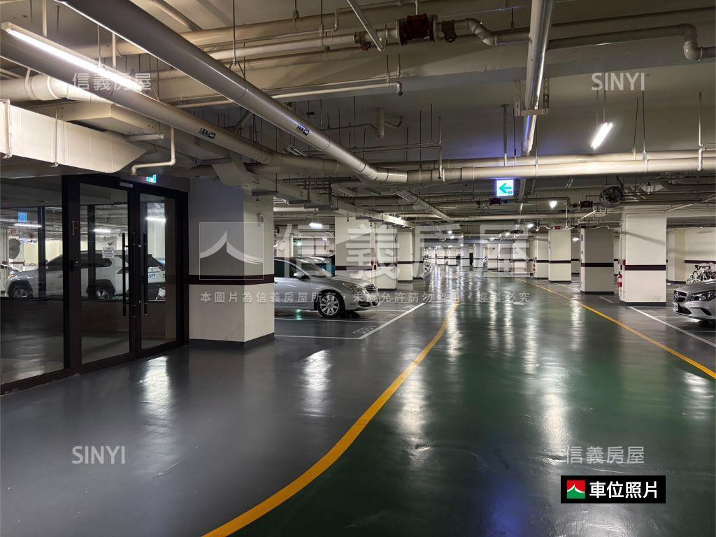 鳳凰時代大３房平車房屋室內格局與周邊環境