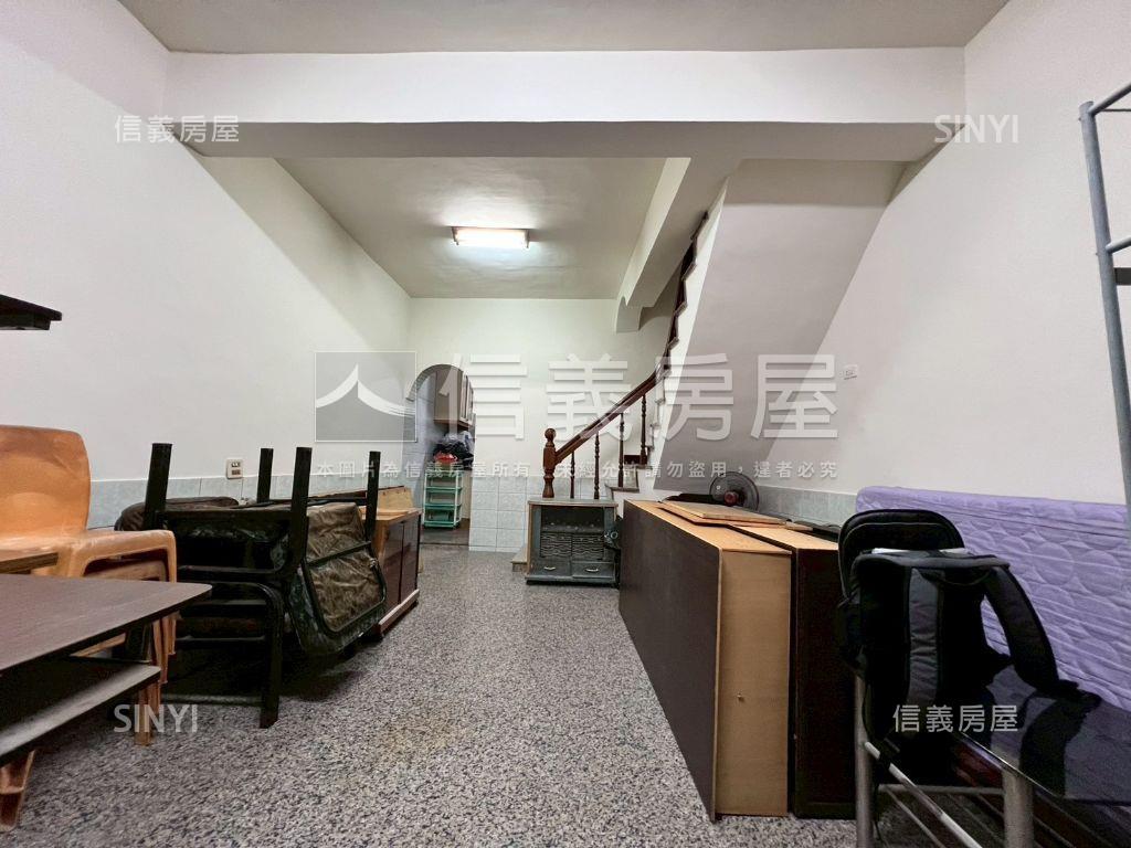 四維街邊間透天房屋室內格局與周邊環境