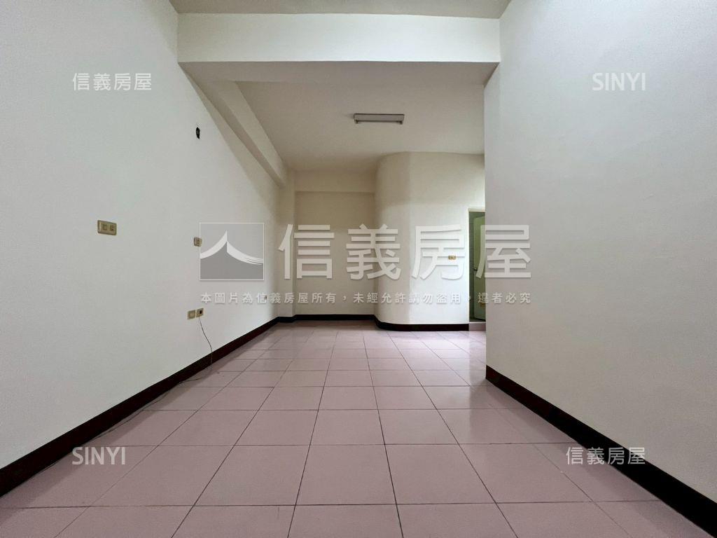 四維街邊間透天房屋室內格局與周邊環境