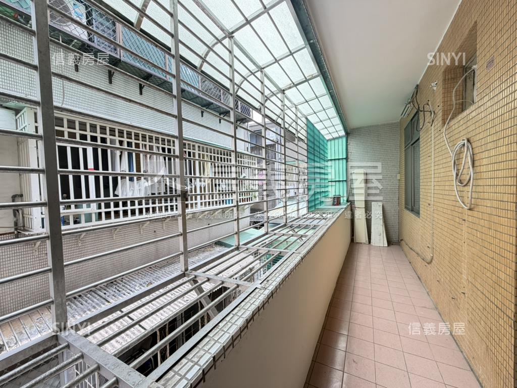 近捷運前後陽台明亮美美屋房屋室內格局與周邊環境