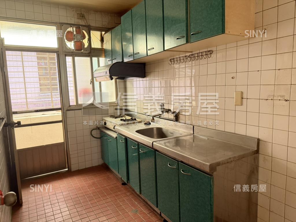 近捷運前後陽台明亮美美屋房屋室內格局與周邊環境